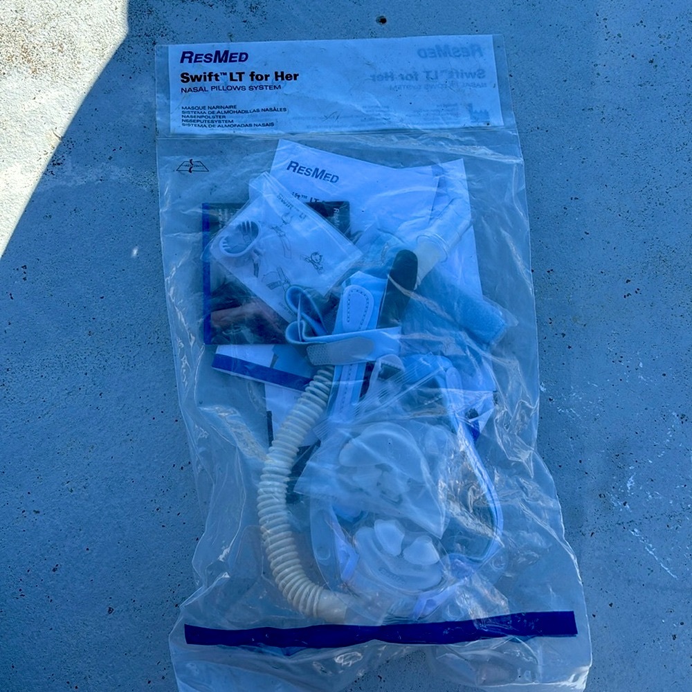 RESMED swift LT for her nasal pillows system XSM/S/M NEW unopened REF 60588